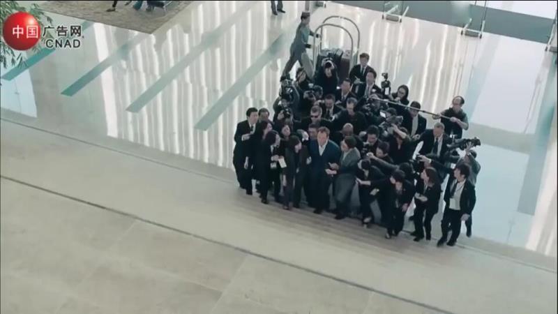裘德洛到访日本